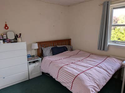 Bright Double Room Available in Newington Main Photo