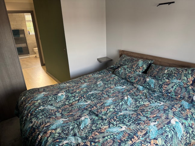 Private double room with en suit  Main Photo