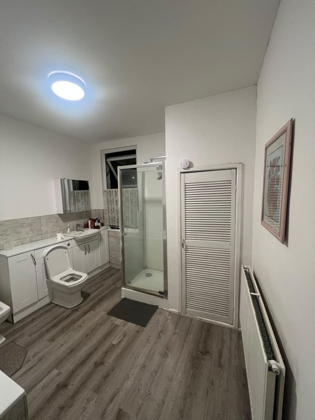 1 double bed room Main Photo