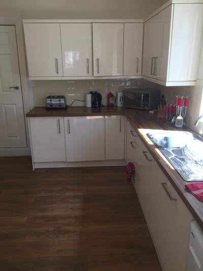 Double en-suite room to rent  Main Photo