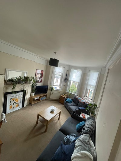Clapham junction cosy room in shared flat Main Photo