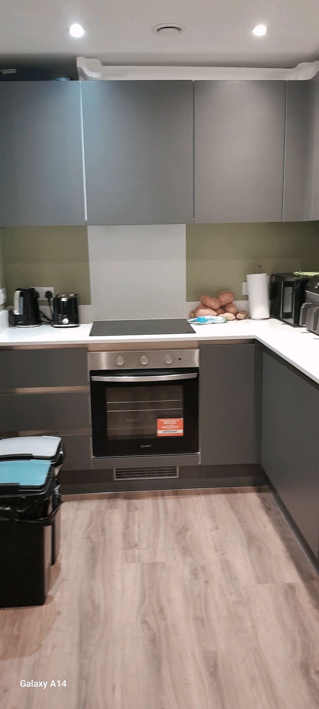 Double En-suite Room TF3- Bills Inc Free Parking   Main Photo