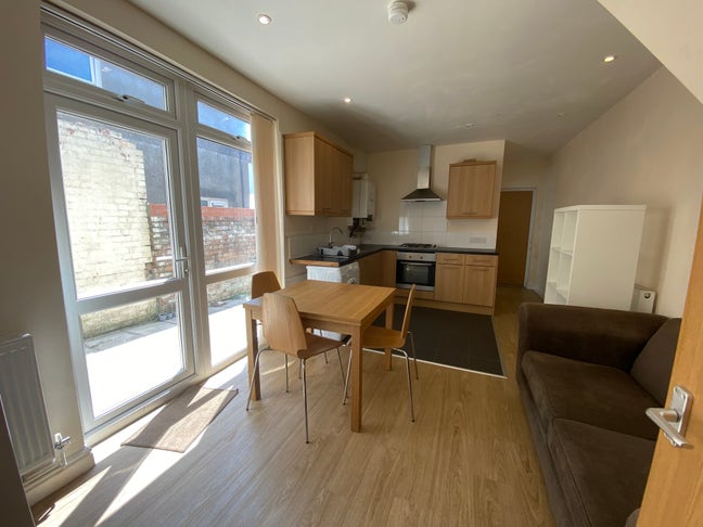 Room Available in Roath, Cardiff Main Photo