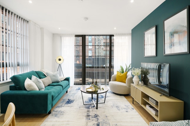 Looking for flatmate to become friend  Main Photo