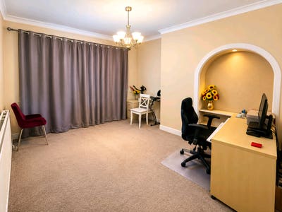 A nice double room to be rented Main Photo