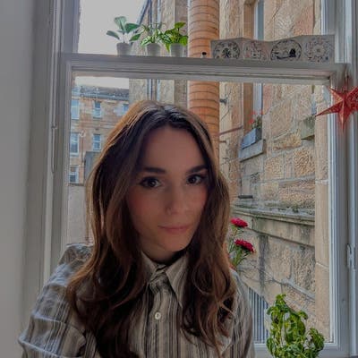 Professional Female seeks a double room Main Photo