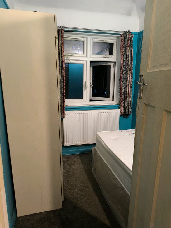 Box room available for rent in a peaceful house. Main Photo