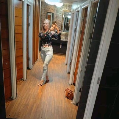 Single 41 female looking for room for rent Main Photo