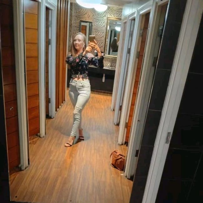 Single 41 female looking for room for rent Main Photo