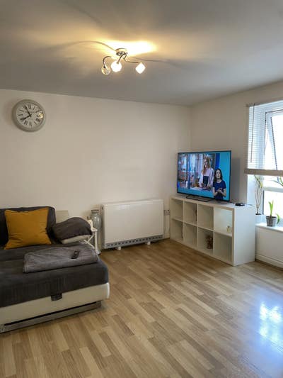 Shared 2 bedroom flat Main Photo