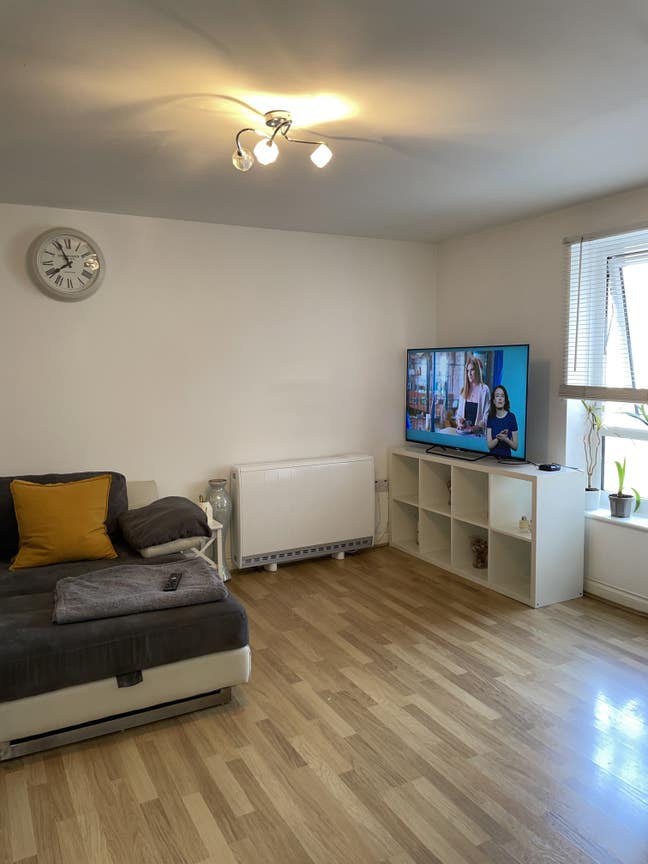 Shared 2 bedroom flat Main Photo