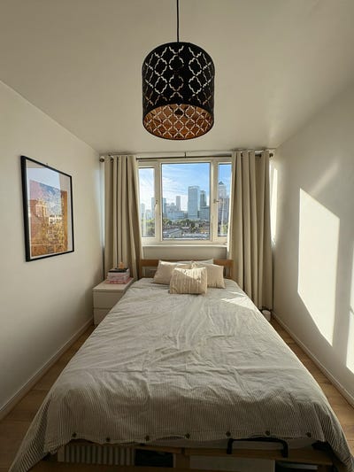 Lovely and spacious room available for long term Main Photo