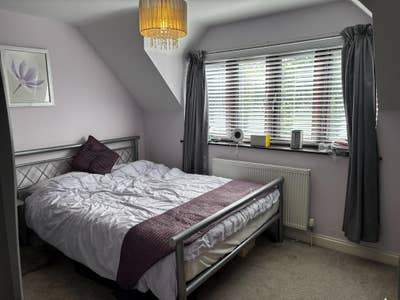King size bedroom with En suite & lounge Main Photo