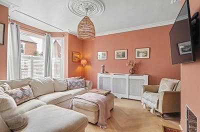  King & small double available! NR3 - SHORT TERM Main Photo