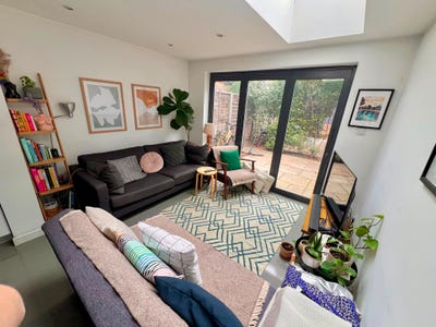 Double room in lovely Dalston home with garden Main Photo