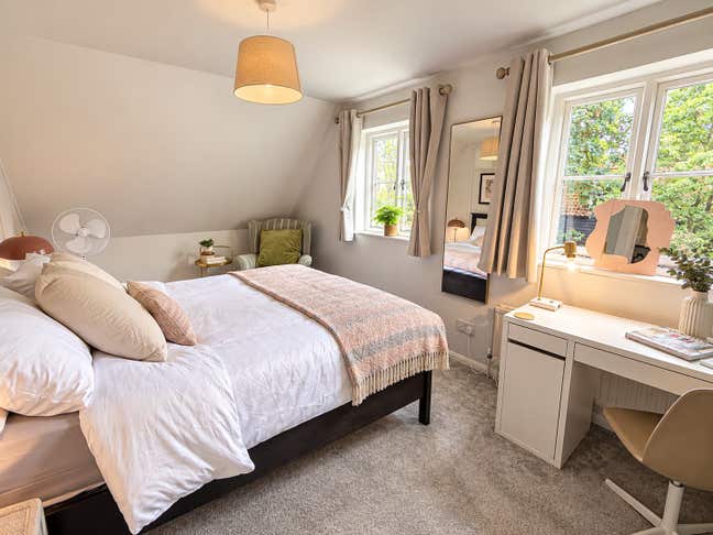 Lovely 1-bedroom self-contained annex Main Photo