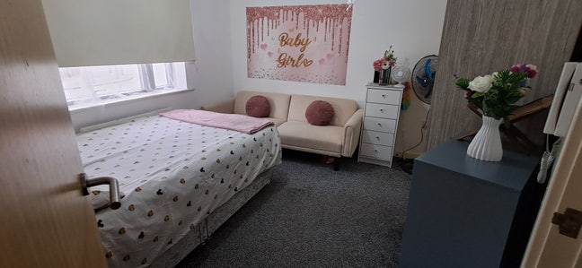 Big Double Room to rent degenham Rm9  Main Photo