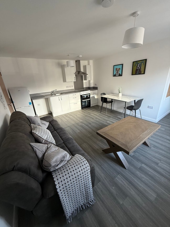 Stunning 1 Bedroom Apartment---- Available Now --- Main Photo