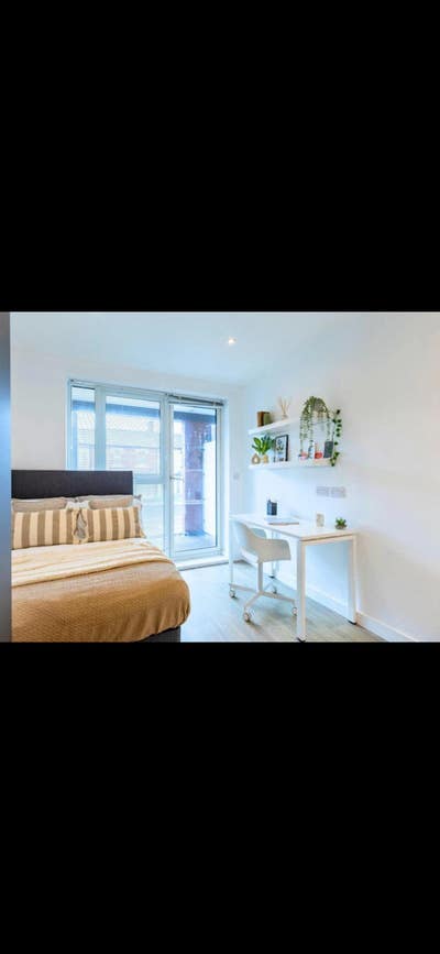 Premium Balcony Studio Available – One London Road Main Photo
