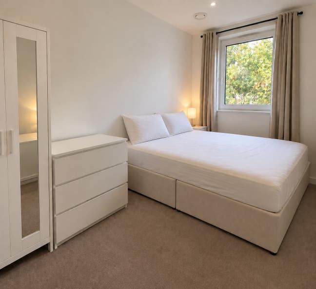 2 Double Rooms Available, 1 En-Suite & 1 Standard Main Photo