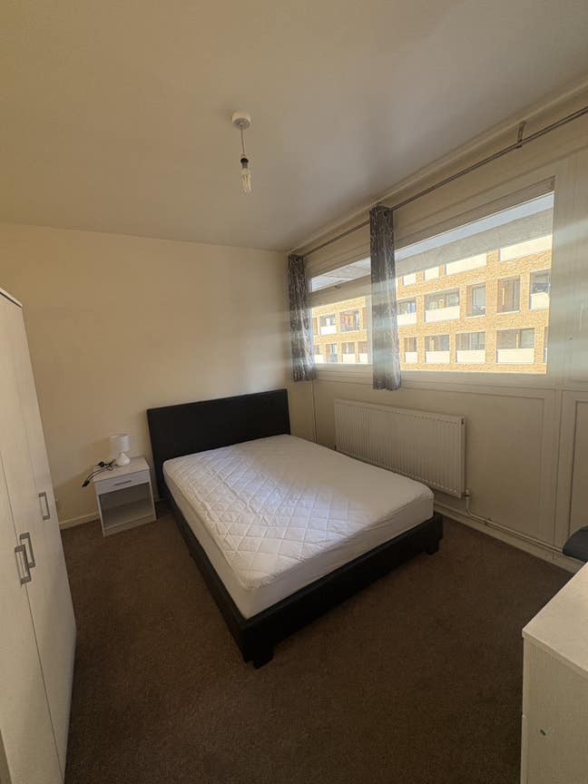 Lodger needed -London SW8 Main Photo