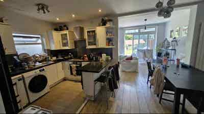 Rooms in large house in Chiswick Main Photo
