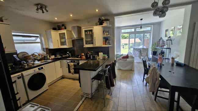 Rooms in large house in Chiswick Main Photo