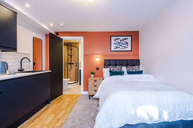 Brand New En-Suite Rooms Near Royal Stoke Hospital Main Photo