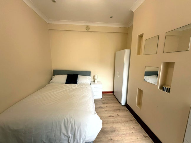 ✨4 Spacious Room Available Now Main Photo