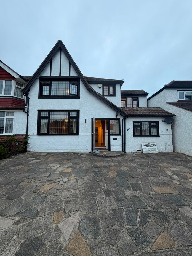 Spacious family home in prime purley location  Main Photo