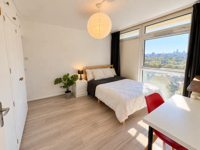 3 Renovated Rooms - 20 min walk to Paddington! Main Photo