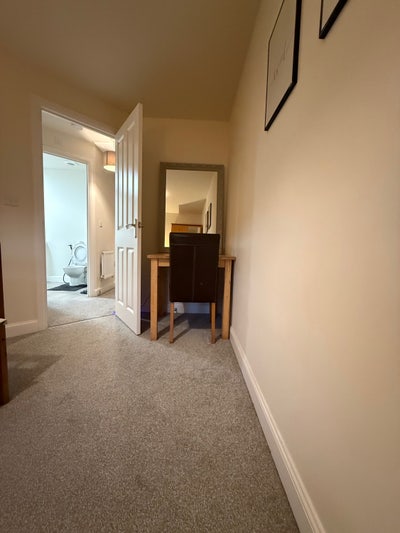Single spacious Room  Main Photo