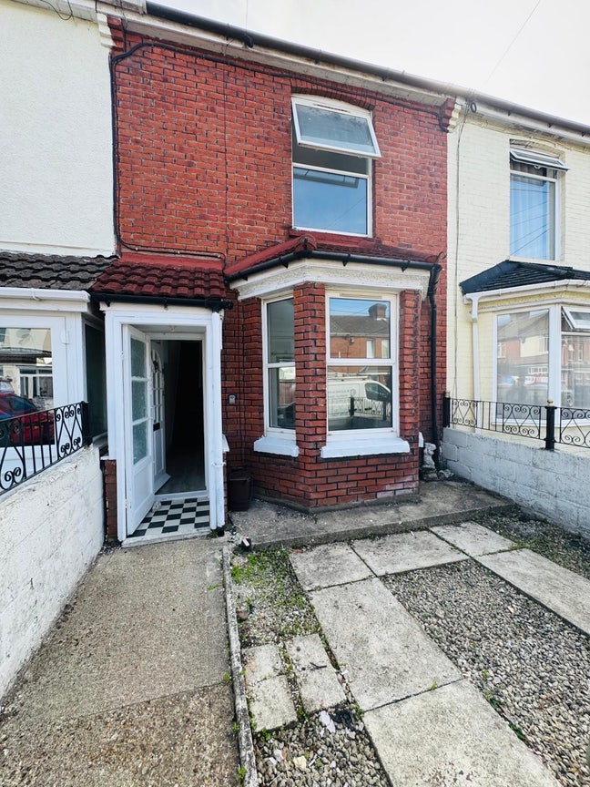 Spacious 4 bedroom house to let, Southampton SO19 Main Photo