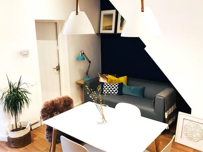 🏥 10 Mins to Media City | 5-Bed Houseshare Main Photo