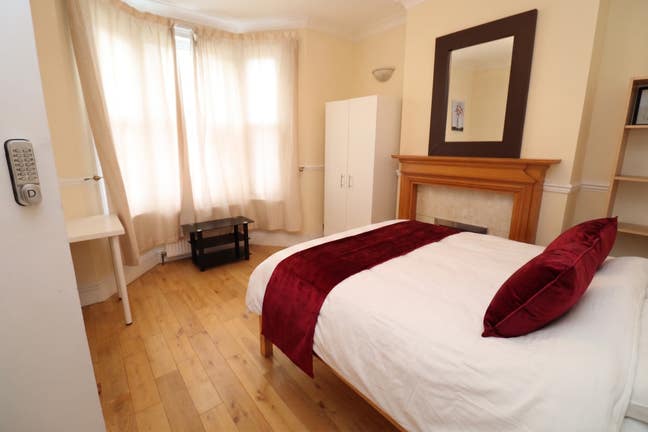 Fully equipped double room by Noth Greenwich  Main Photo