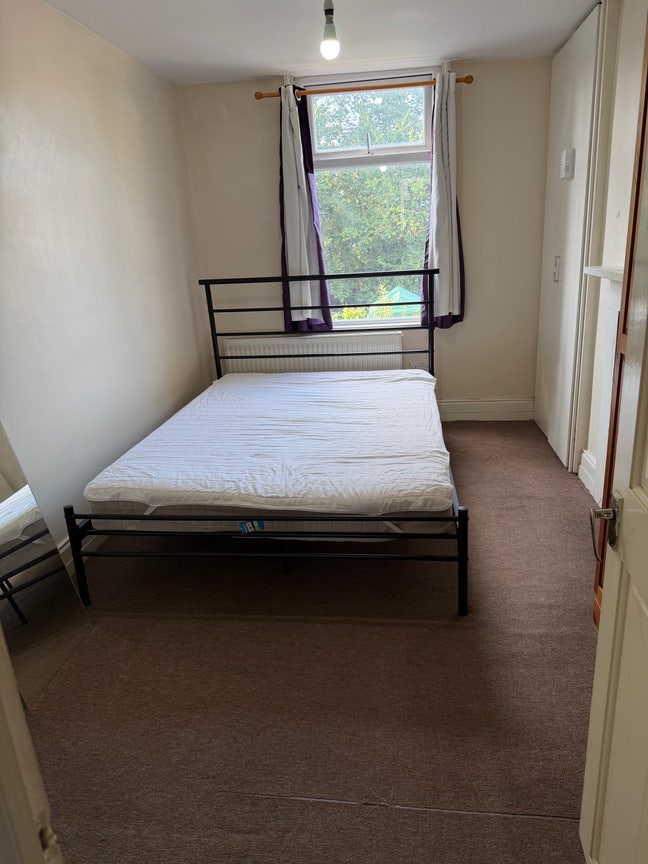 Double room available in Leytonstone E113DY Main Photo