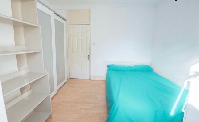 Bright Double Room in St John’s Wood Main Photo
