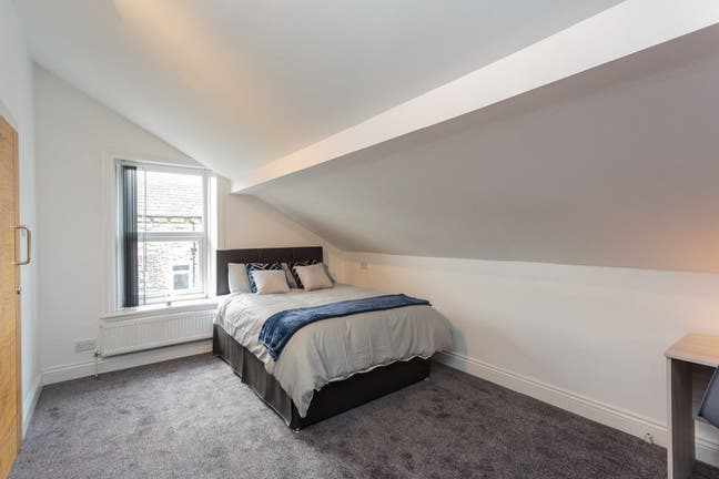 Available Asap! En Suite Room for Rent - All Bills Main Photo