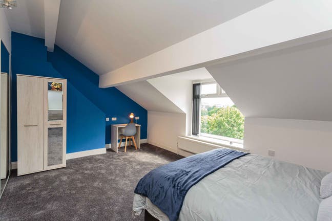 Available Asap! En Suite Room for Rent - All Bills Main Photo