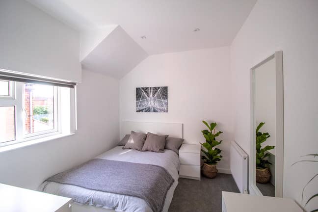 Brand new double En-suite room Main Photo