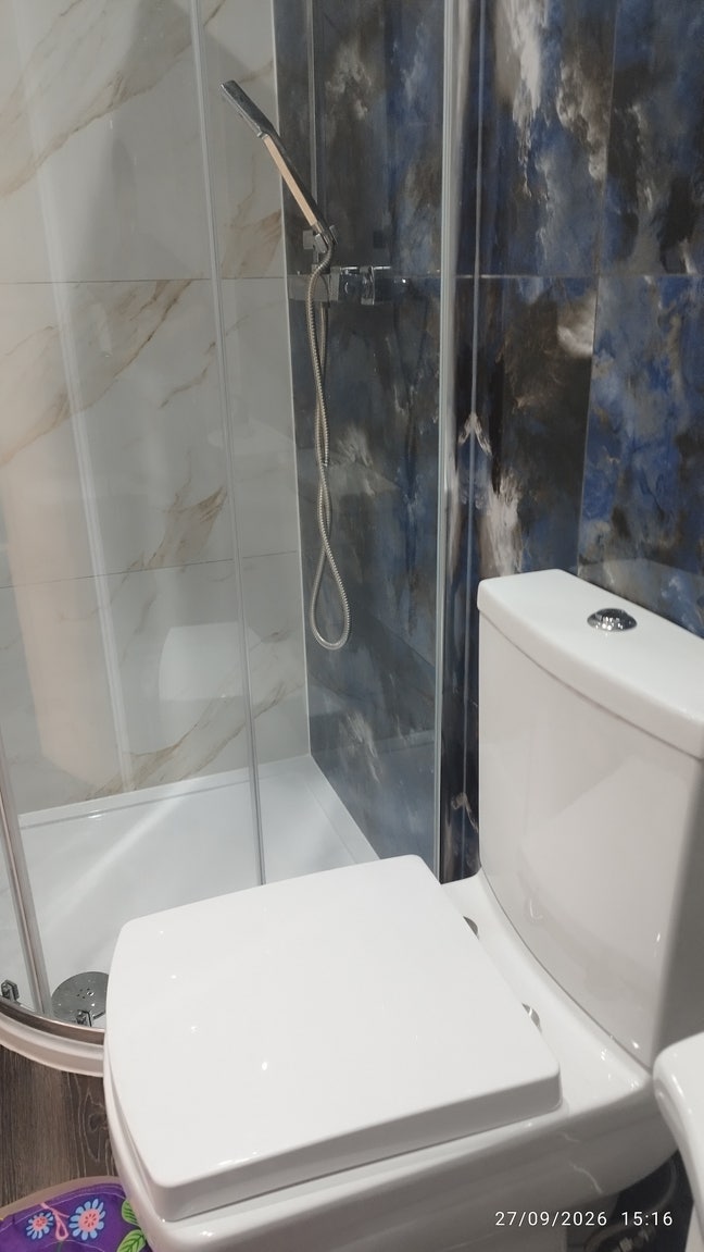 Ensuite Room Main Photo