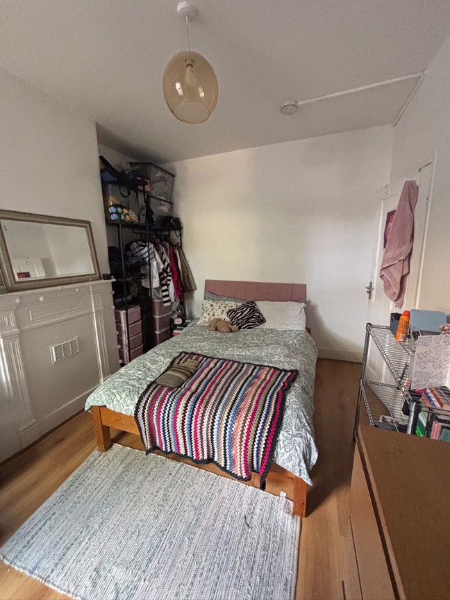 Double Room Available from 1St Nov  Main Photo