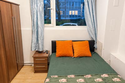 Small Double Room &pound;700 Pcm | Bills Included Main Photo