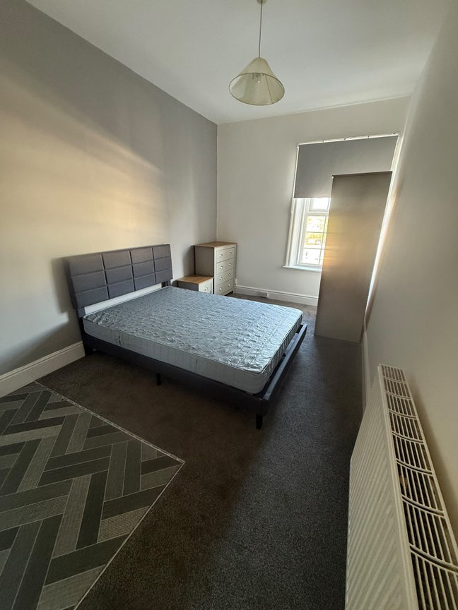 Fully Furnished Double Room in Modern Hmo – CA1  Main Photo