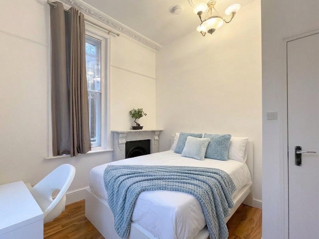 Lovely Double room in Gorgeous house in Highgate   Main Photo
