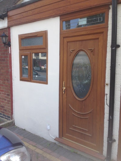 To LET  Studio Flat  &pound;1000 Per Month Main Photo