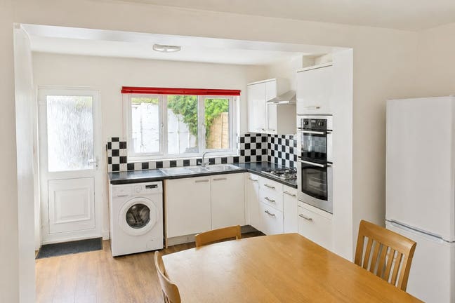 Double Rooms to Rent – Edmonton Green Main Photo