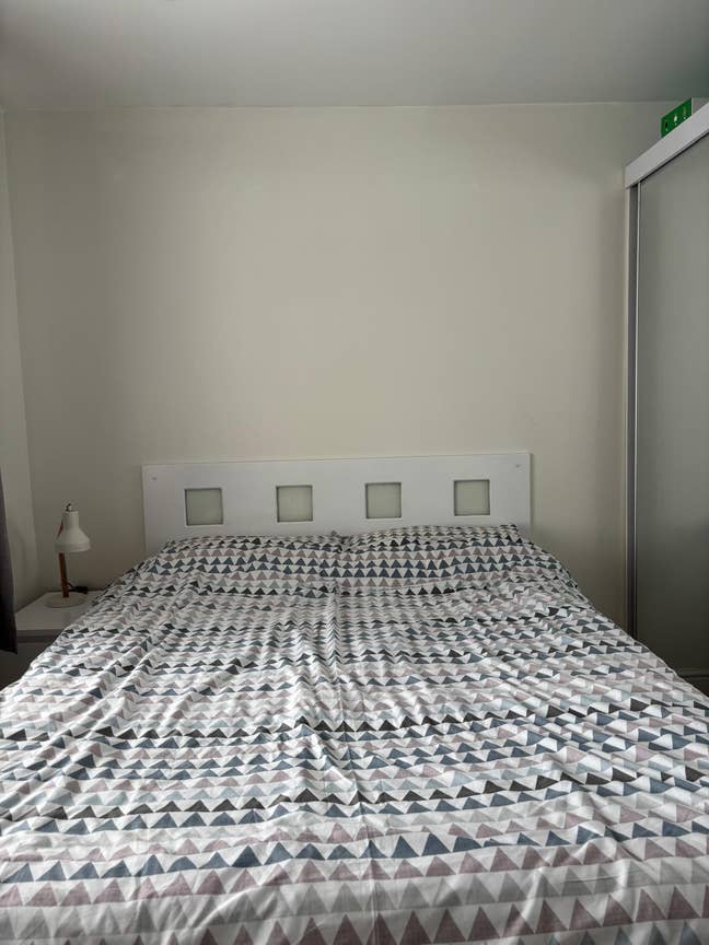 Room available to rent in a house Main Photo