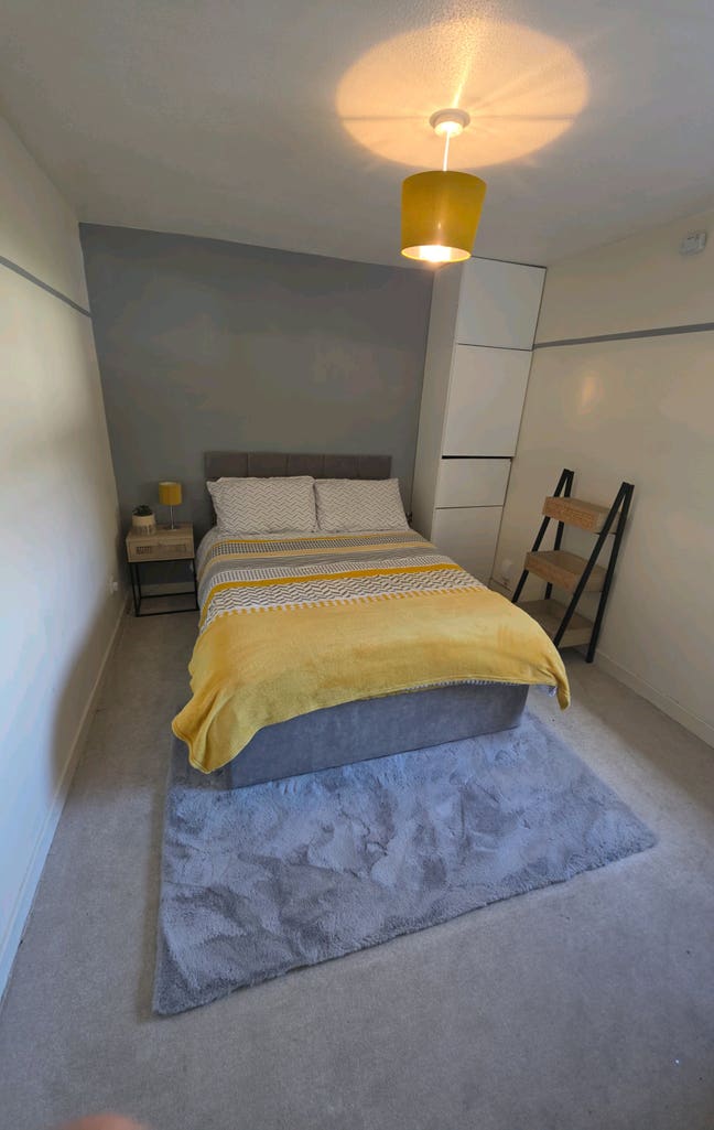 Furnished Double Room with Home Office & Bills Inc Main Photo