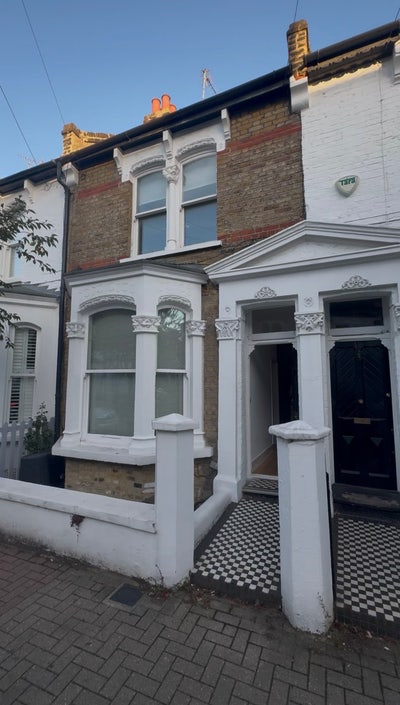 Large Double Bedroom available! Main Photo